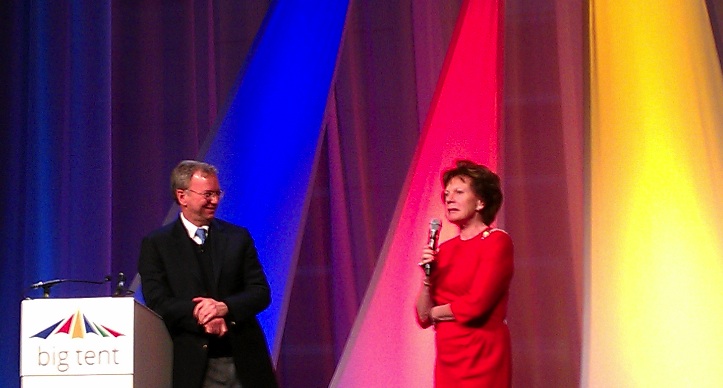 Googlaar Eric Schmidt en eurocommisaris Neelie Kroes